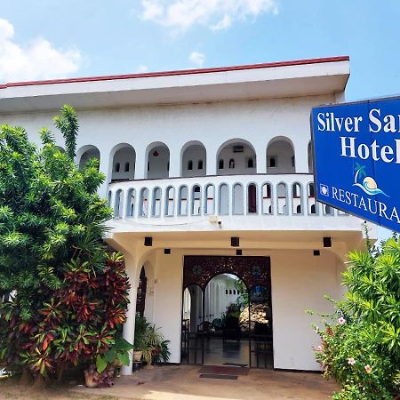 Hotel Silver Sands Negombo Exterior foto