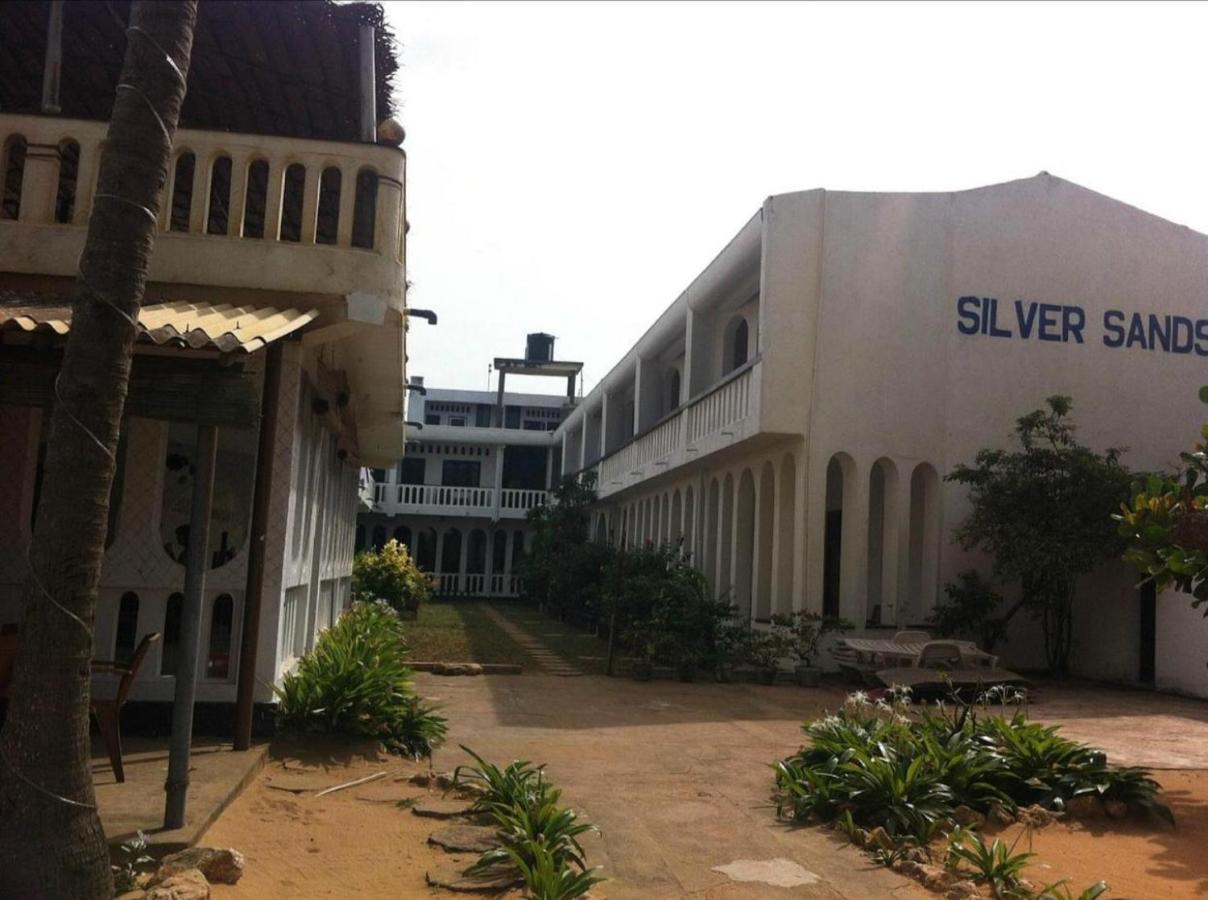 Hotel Silver Sands Negombo Exterior foto