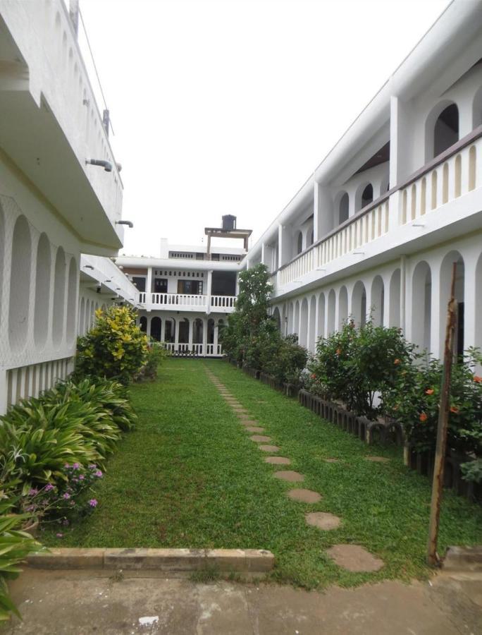 Hotel Silver Sands Negombo Exterior foto