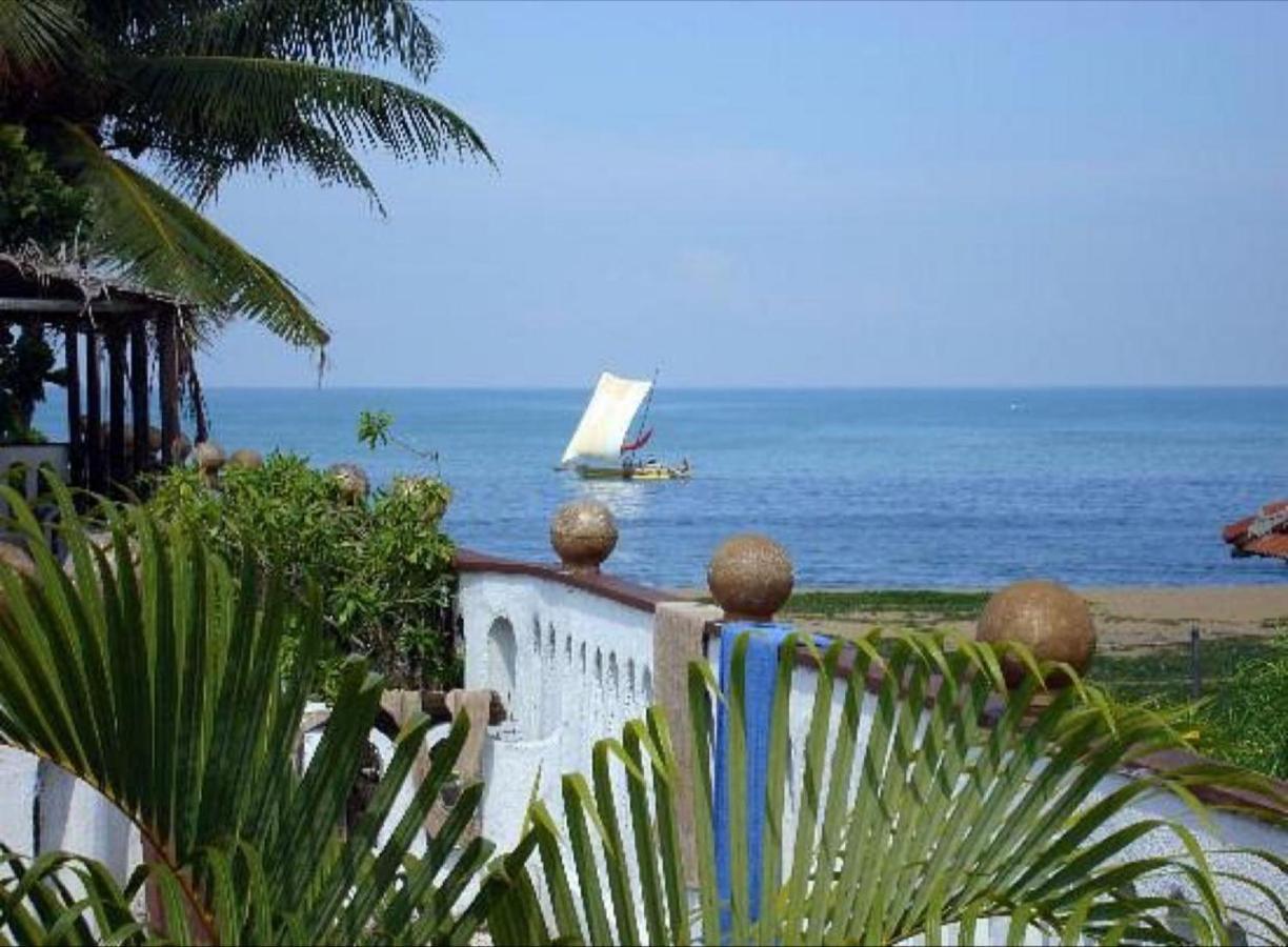 Hotel Silver Sands Negombo Exterior foto