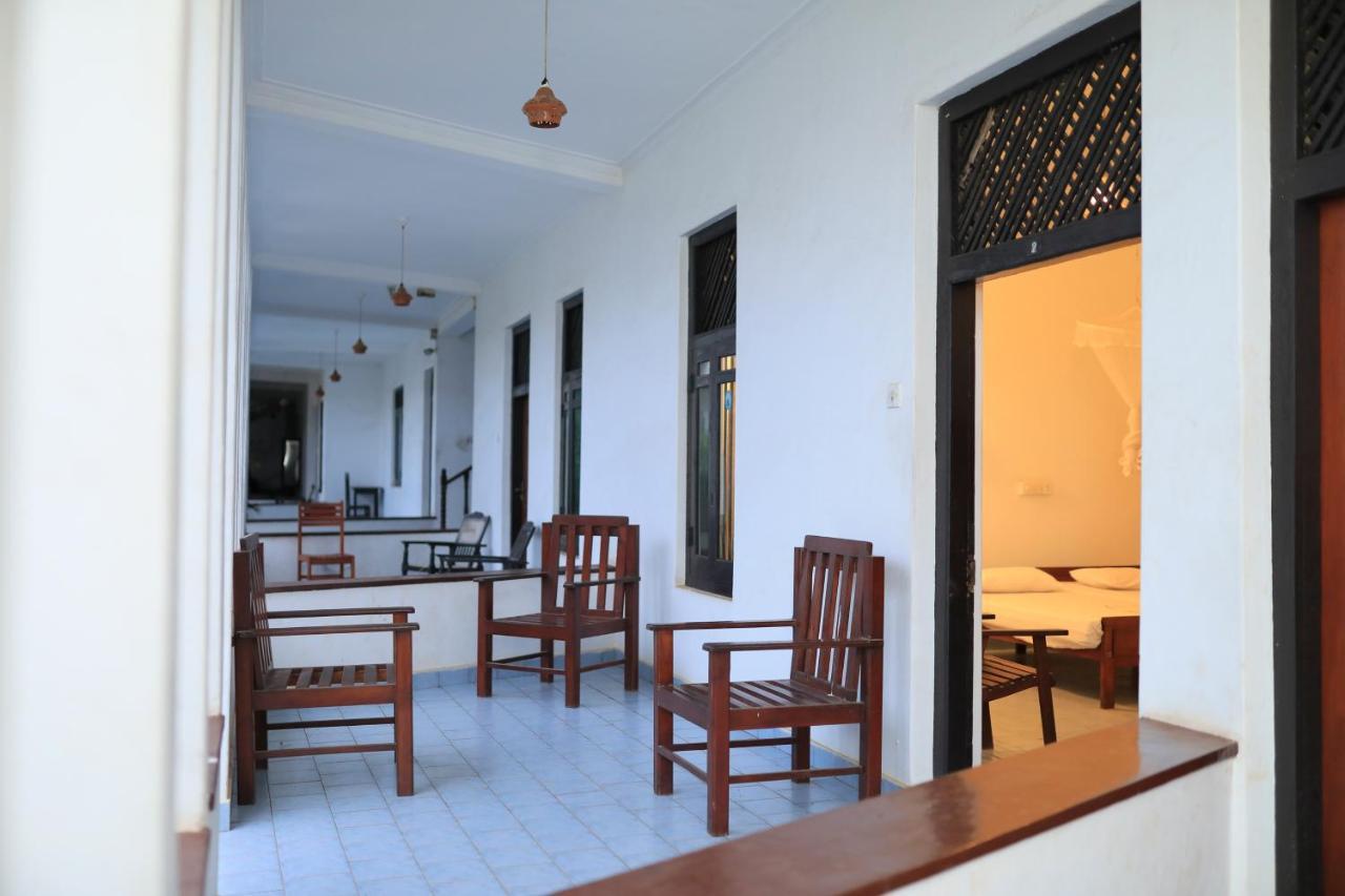 Hotel Silver Sands Negombo Exterior foto